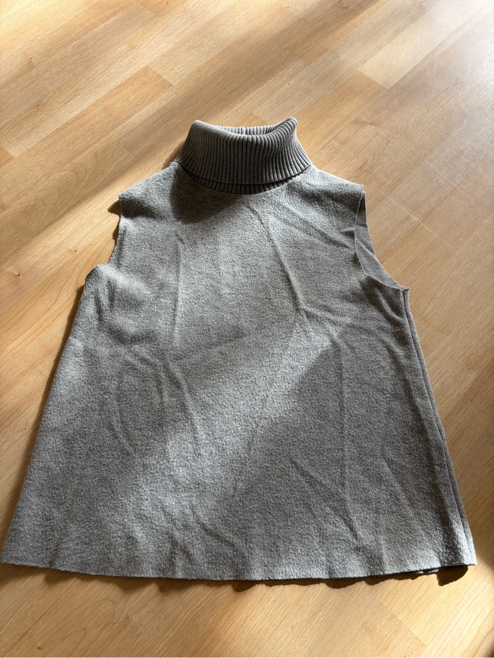 Zara Sleeveless Turtleneck Sweater - Light Gray Womens M